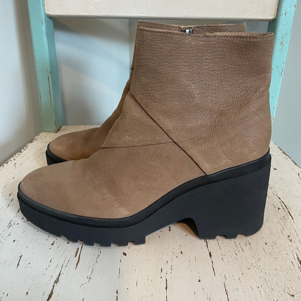 Eileen Fisher Kard Platform Ankle Booties Boots Tan Nubuck Lug Womens‎ Size 8.5